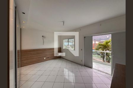 Suíte 1 de casa de condomínio para alugar com 4 quartos, 300m² em Vargem Pequena, Rio de Janeiro