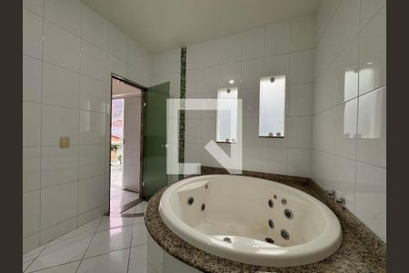 Suíte 1 - Banheiro de casa de condomínio para alugar com 4 quartos, 300m² em Vargem Pequena, Rio de Janeiro