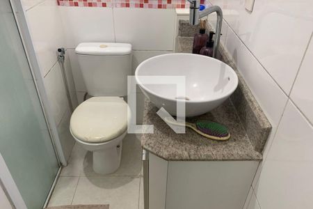Banheiro da Suíte de casa para alugar com 3 quartos, 83m² em Estuário, Santos