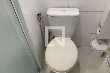 Banheiro da Suíte de casa para alugar com 3 quartos, 83m² em Estuário, Santos