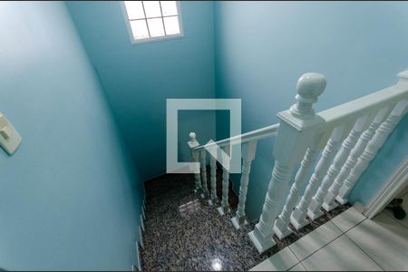 Escada de casa à venda com 3 quartos, 200m² em Vila Iorio, São Paulo