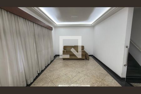 Casa à venda com 4 quartos, 200m² em Água Rasa, São Paulo