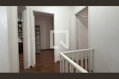 Casa à venda com 4 quartos, 200m² em Água Rasa, São Paulo