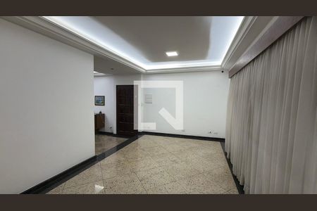 Casa à venda com 4 quartos, 200m² em Água Rasa, São Paulo