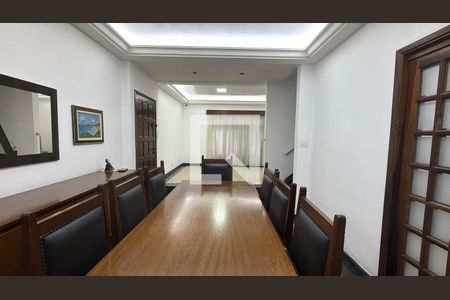 Casa à venda com 4 quartos, 200m² em Água Rasa, São Paulo