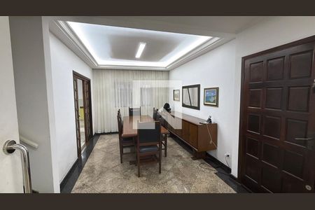 Casa à venda com 4 quartos, 200m² em Água Rasa, São Paulo