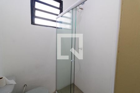 Banheiro de apartamento para alugar com 1 quarto, 45m² em Teresópolis, Porto Alegre
