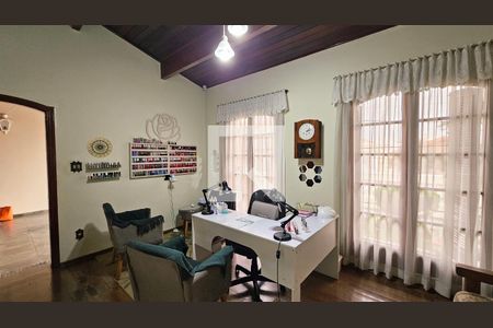 Casa à venda com 3 quartos, 250m² em Jardim Torres Sao Jose, Jundiaí