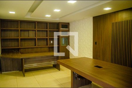 Casa para alugar com 5 quartos, 391m² em Setor Sul, Goiânia