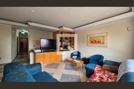 Casa para alugar com 6 quartos, 520m² em Parque Novo Oratório, Santo André