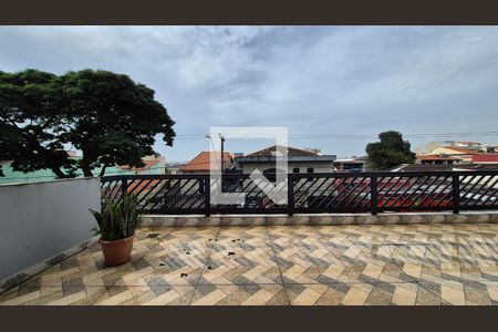 Area externa de casa para alugar com 3 quartos, 240m² em Parque Novo Oratório, Santo André