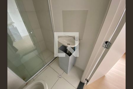 Banheiro de kitnet/studio à venda com 1 quarto, 15m² em República, São Paulo