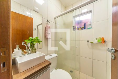 Banheiro de apartamento à venda com 2 quartos, 57m² em Vila Pires, Santo André
