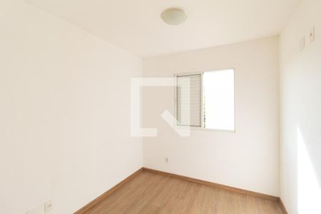 Quarto 2 de apartamento para alugar com 2 quartos, 50m² em Centro, Carapicuíba