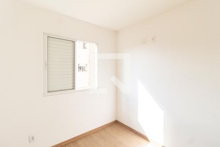 Quarto 2 de apartamento para alugar com 2 quartos, 50m² em Centro, Carapicuíba