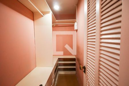 Closet da Suíte de casa à venda com 2 quartos, 127m² em Jardim Anhanguera, São Paulo