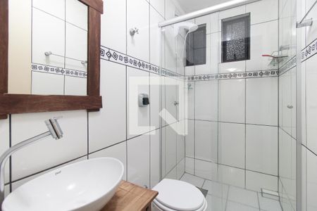 Banheiro de apartamento à venda com 1 quarto, 41m² em Medianeira, Porto Alegre