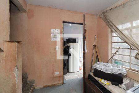 Sala de casa à venda com 4 quartos, 132m² em Jardim Casa Pintada, São Paulo