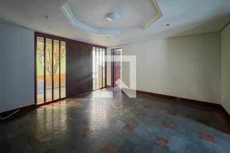 Casa à venda com 4 quartos, 470m² em Santa Lúcia, Belo Horizonte