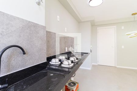 Sala/Cozinha de apartamento para alugar com 1 quarto, 28m² em Chacara Santa Lucia dos Ypes, Carapicuíba