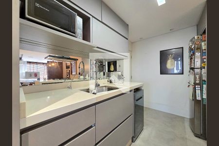 Cozinha de apartamento à venda com 3 quartos, 82m² em Vila Uberabinha, São Paulo