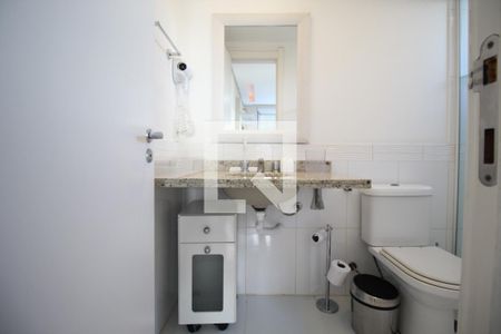Banheiro da Suíte 1 de apartamento para alugar com 2 quartos, 69m² em Passo D’areia, Porto Alegre