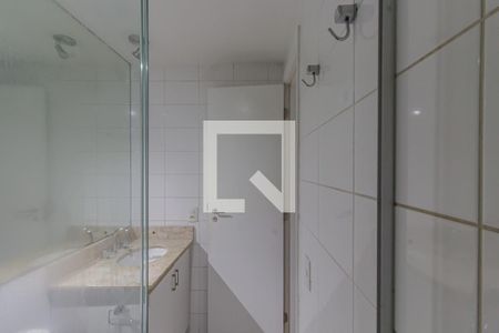 Banheiro de apartamento para alugar com 2 quartos, 54m² em Indianópolis, São Paulo