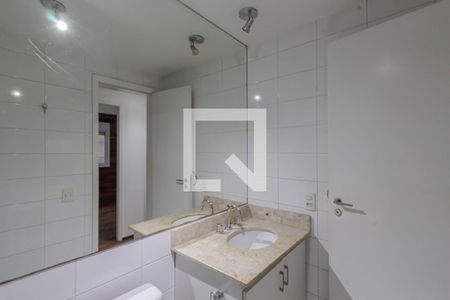 Banheiro de apartamento para alugar com 2 quartos, 54m² em Indianópolis, São Paulo
