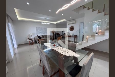 Sala de casa de condomínio à venda com 3 quartos, 269m² em Vargem Grande, Rio de Janeiro