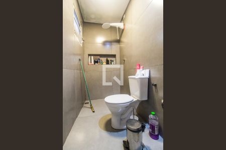Banheiro da Suíte de casa à venda com 2 quartos, 200m² em Vila Sao Luiz (valparaizo), Barueri