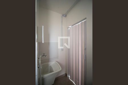 Banheiro de kitnet/studio para alugar com 1 quarto, 20m² em Vila Castilho, Votorantim