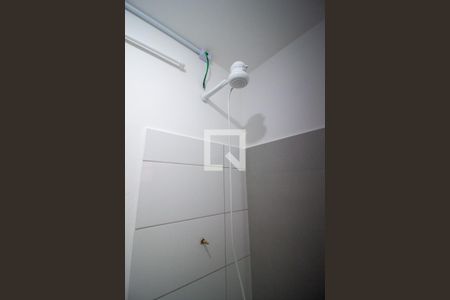 Banheiro de kitnet/studio para alugar com 1 quarto, 18m² em Vila Castilho, Votorantim
