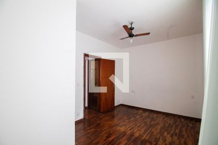 Quarto 01 de casa de condomínio para alugar com 2 quartos, 102m² em João Pinheiro, Belo Horizonte