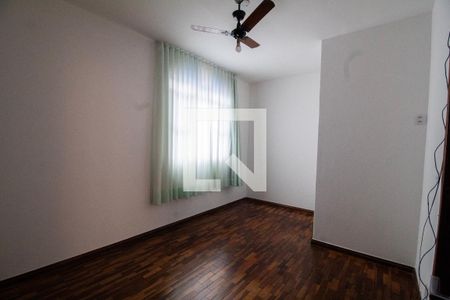 Quarto 01 de casa de condomínio para alugar com 2 quartos, 102m² em João Pinheiro, Belo Horizonte
