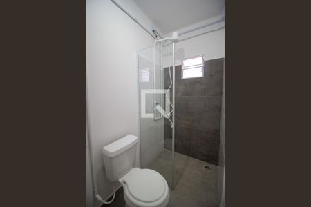 Banheiro de kitnet/studio para alugar com 1 quarto, 21m² em Vila Castilho, Votorantim