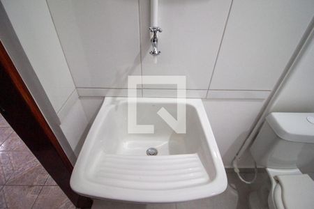 Banheiro de kitnet/studio para alugar com 1 quarto, 22m² em Vila Castilho, Votorantim