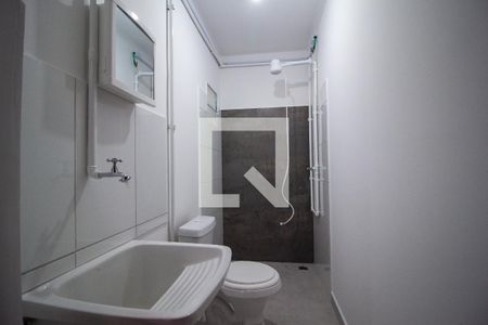 Banheiro de kitnet/studio para alugar com 1 quarto, 22m² em Vila Castilho, Votorantim