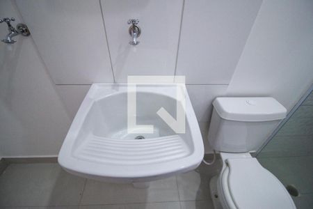 Banheiro de kitnet/studio para alugar com 1 quarto, 14m² em Vila Castilho, Votorantim