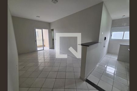 Apartamento para alugar com 3 quartos, 71m² em Vila Antartica, Praia Grande