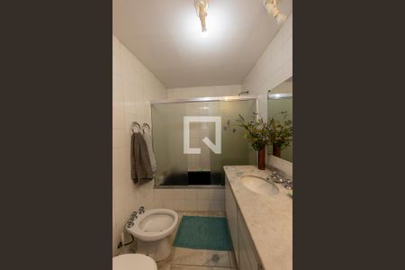 Banheiro da Suite de apartamento para alugar com 1 quarto, 56m² em Alphaville Industrial, Barueri