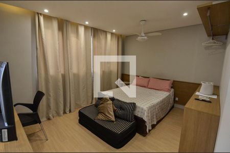 Sala/Quarto de kitnet/studio para alugar com 1 quarto, 32m² em Santo Cristo, Rio de Janeiro