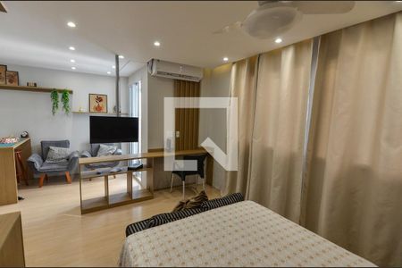 Sala/Quarto de kitnet/studio para alugar com 1 quarto, 32m² em Santo Cristo, Rio de Janeiro