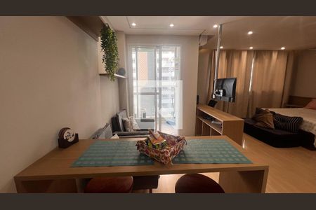 Sala/Quarto de kitnet/studio para alugar com 1 quarto, 32m² em Santo Cristo, Rio de Janeiro