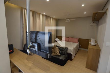 Sala/Quarto de kitnet/studio para alugar com 1 quarto, 32m² em Santo Cristo, Rio de Janeiro
