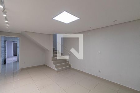 Sala de casa para alugar com 2 quartos, 52m² em Vila Rio Branco, São Paulo
