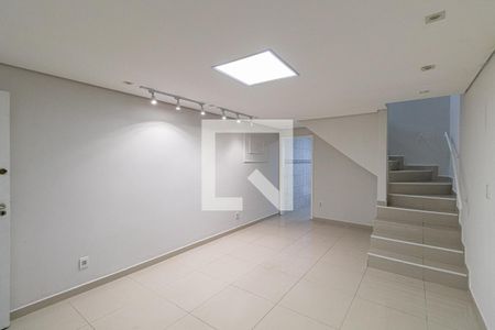 Sala de casa para alugar com 2 quartos, 52m² em Vila Rio Branco, São Paulo