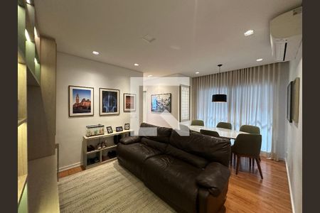 Sala de apartamento para alugar com 3 quartos, 70m² em Jardim Tupanci, Barueri