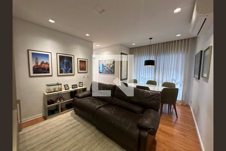 Sala de apartamento para alugar com 3 quartos, 70m² em Jardim Tupanci, Barueri