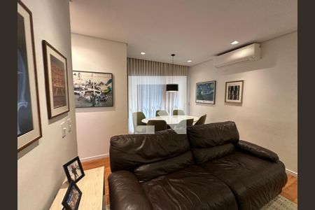Sala de apartamento para alugar com 3 quartos, 70m² em Jardim Tupanci, Barueri