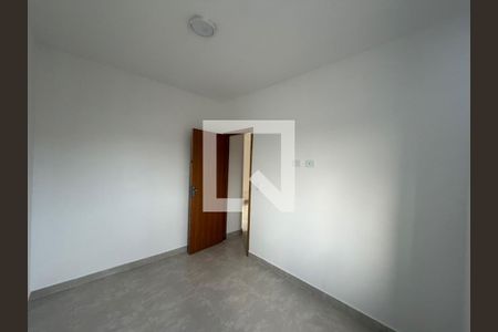 Quarto 1 de apartamento para alugar com 2 quartos, 50m² em Jardim Caguassu, São Paulo